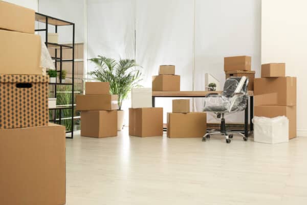 inopla Umzug Hauptniederlassung: Büro mit gepackten Kartons